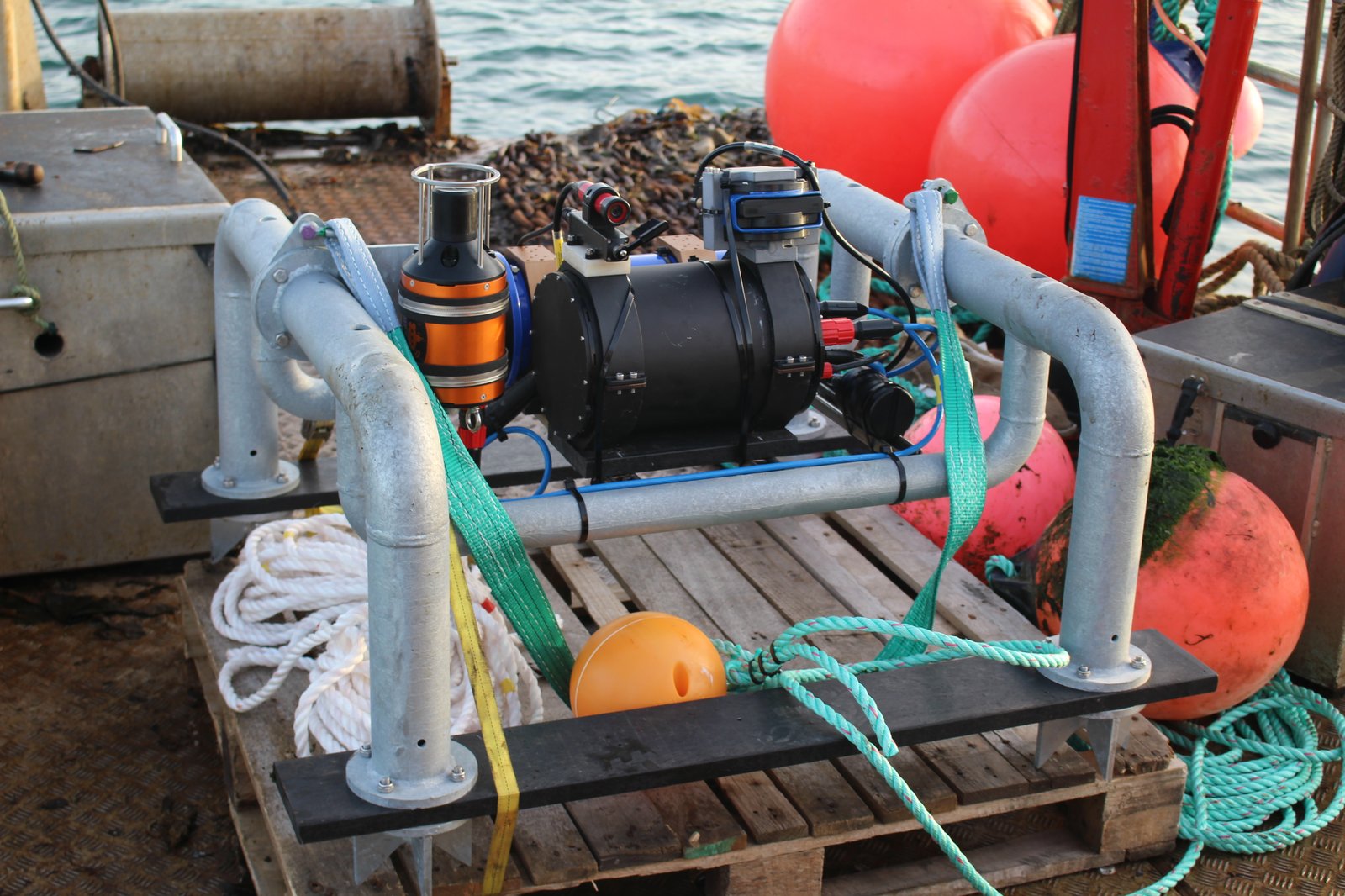 Ecodetect seabed lander Pâl on the deck of the support vessel, with camera and sonar fitted